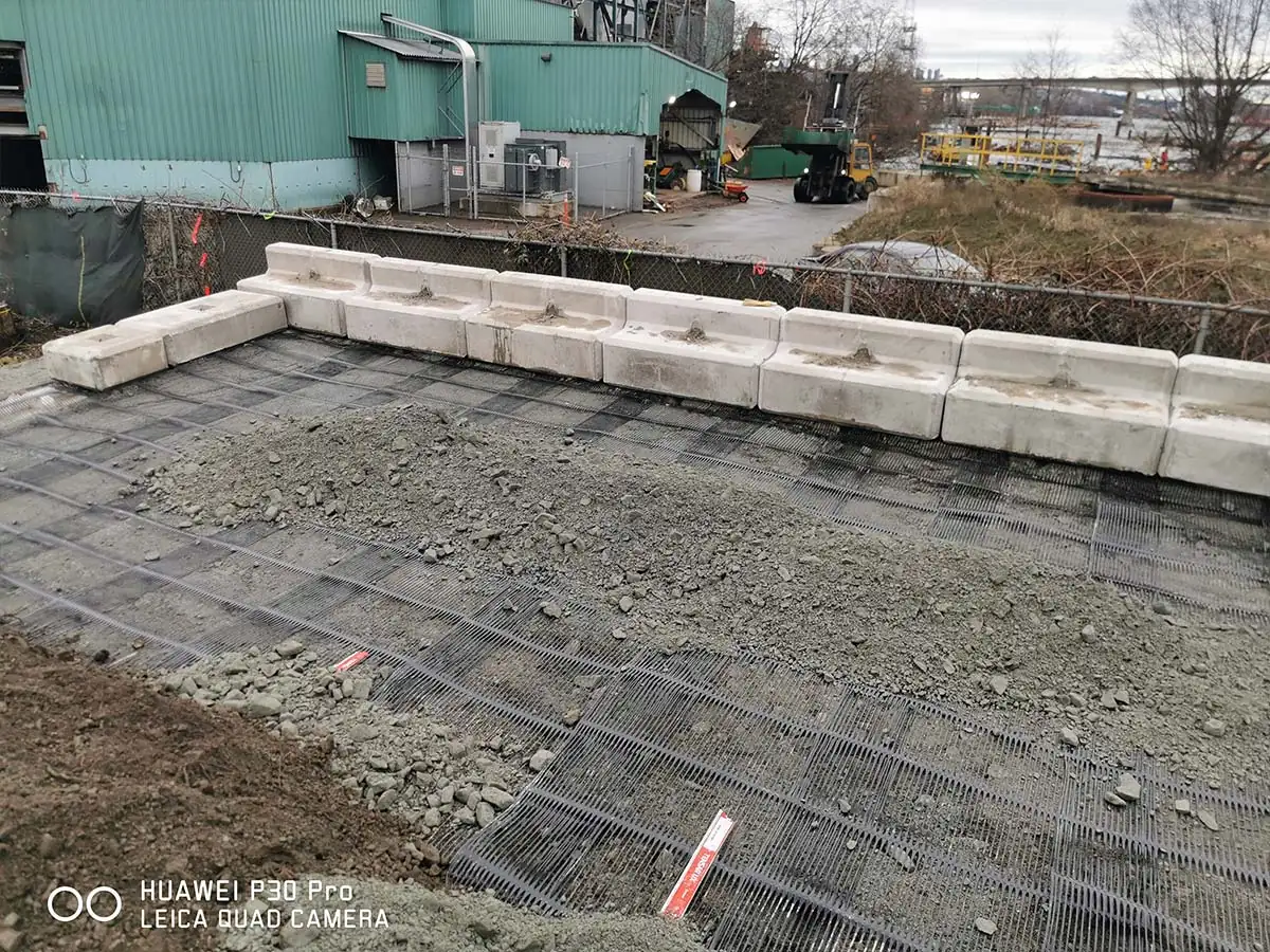 Block wall with gravel base behind